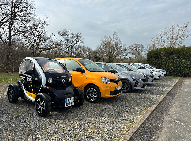 location de voiture renault à Chezal-Benoît dans le Cher 18